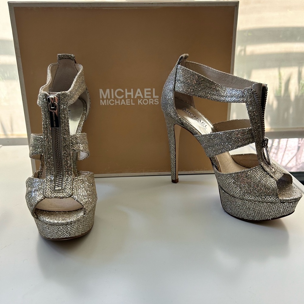 Michael Kors Berkley T Strap Silver Glitter Platform High Heels SIZE 6.5